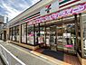 周辺：【コンビニエンスストア】セブンイレブン 墨田八広1丁目店まで880ｍ