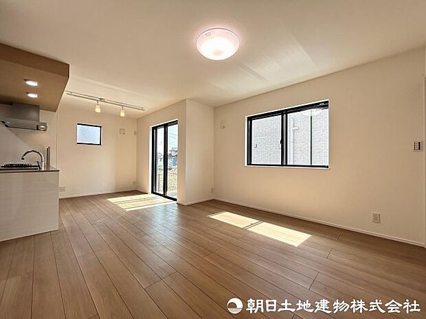 ＜リビング＞ＬＤＫ16.5帖と和室4.5帖を一体で使えます。