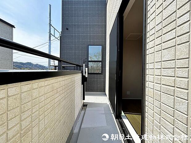 ＜バルコニー＞2階にもお洗濯物を干せるバルコニーがあります。