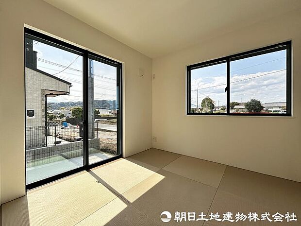 ＜和室＞リビングとつながる明るい和室4.5帖です。