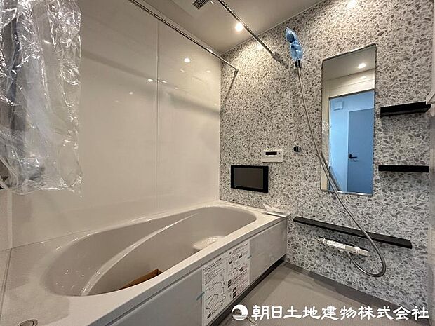 ＜浴室＞1坪タイプの広いユニットバスです。