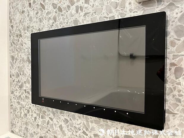 ＜浴室＞ゆっくりとテレビ鑑賞ができる大型浴室テレビ付きです。
