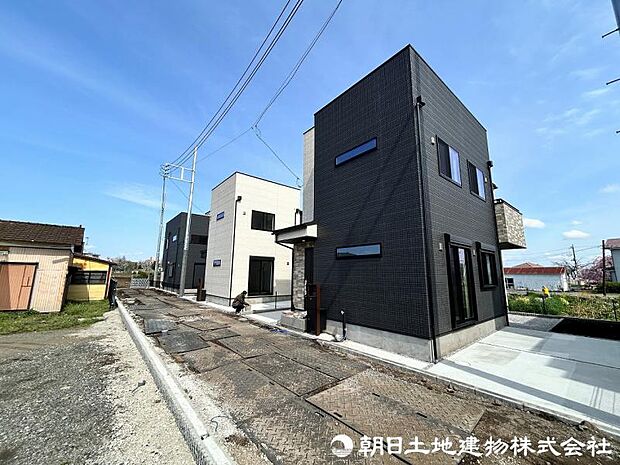 ＜外観＞交通量の少ない通路に面して安心いただけます。