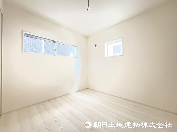 <納戸>1階の納戸4.5帖も便利です。