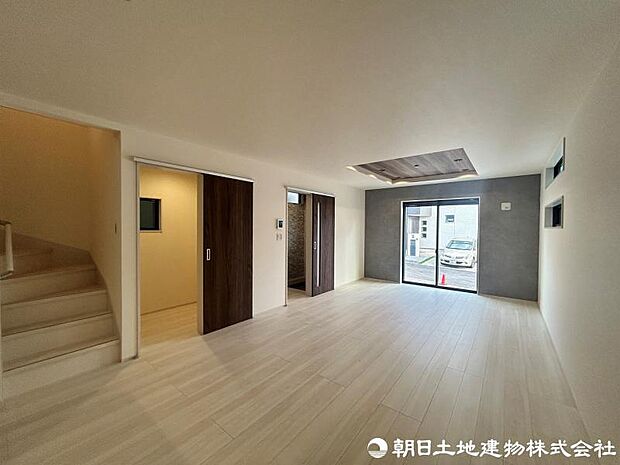 ＜リビング＞広々としているＬＤＫ20帖＆リビングイン階段が魅力です。