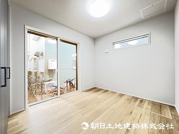 <納戸>クローゼットもある納戸5.2帖です。