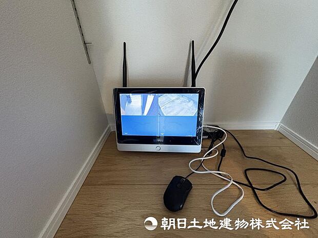 <インターフォン>防犯カメラの確認も便利な大型モニターです。