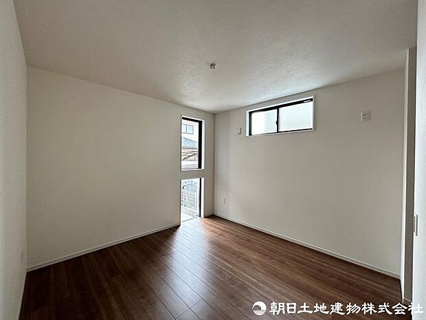 <主寝室>ご夫婦で使う主寝室は8帖の広さがあります。