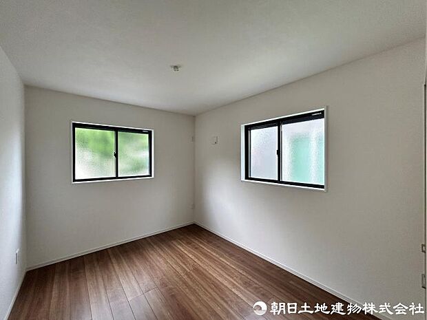 <納戸>1階に6帖の納戸スペースが2か所あります。