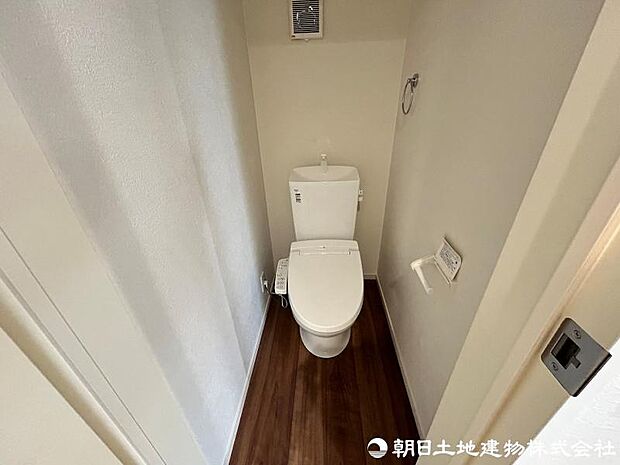 <トイレ>1階2階ウォッシュレット付きトイレです。