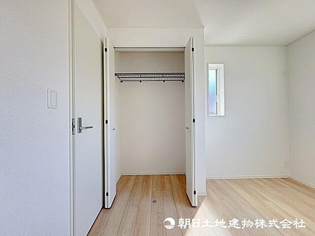 ＜収納＞各洋室にクローゼットがありますのでお洋服をすっきりと収納できます。