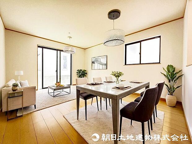 ＜リビング＞東南向きの大きな窓から光が入る明るいリビングです。（家具イメージ）