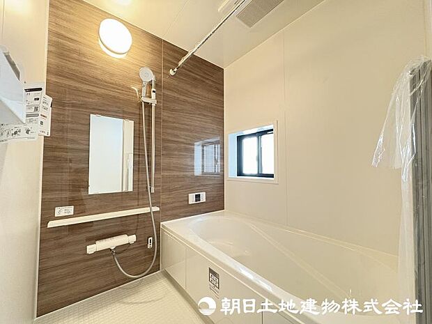 ＜浴室＞1坪タイプの広いユニットバスで、ゆっくりとバスタイムをお楽しみいただけます。