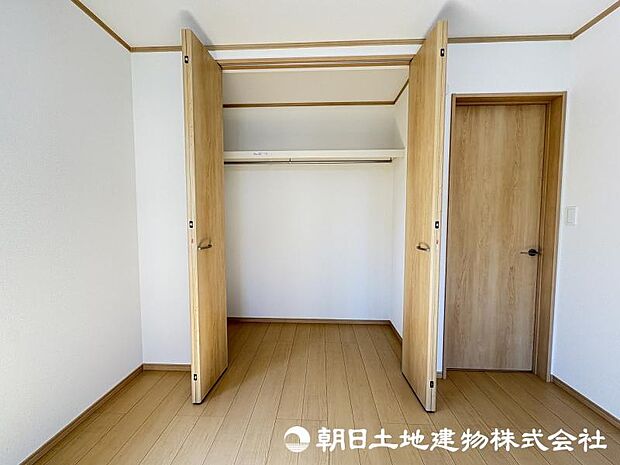 ＜収納＞各洋室にクローゼット収納がありお洋服をすっきりと収納できます。