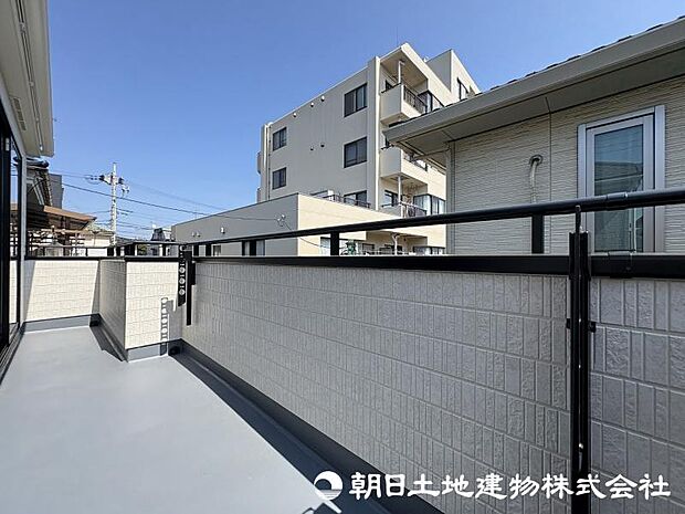 ＜バルコニー＞東南向きで陽当たり良好です！