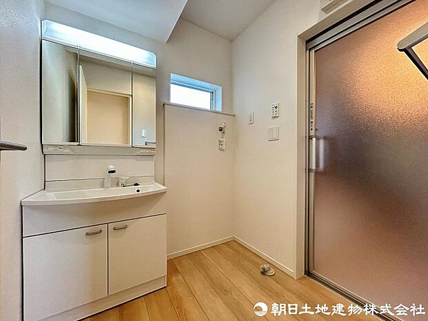 <洗面室>1階に水回りが集中している使いやすい間取りです。