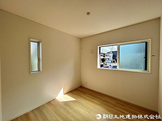 <洋室>2階に3部屋と1階に1部屋の洋室がある4LDKの間取です。