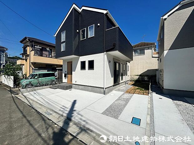 ＜カースペース＞Ｌ型で車2台駐車可能です。