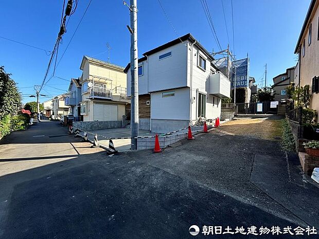 ＜外観＞住宅地内で交通量の少ない道路に面して安心いただけます。