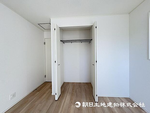＜収納＞各洋室にクローゼットがありますので、お洋服をすっきりと収納できます。