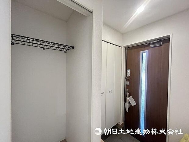 ＜玄関＞靴をすっきりと収納できる玄関周りの収納も豊富です。