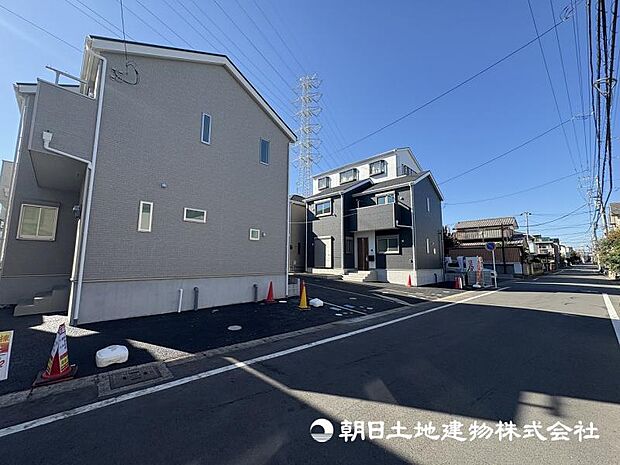 ＜外観＞区画整理地内の幅員6ｍ道路に面して車のすれ違いも楽にできます。