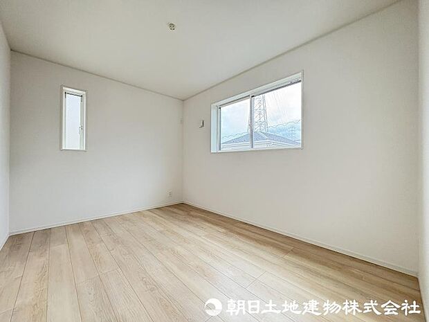 <洋室>2階に3部屋の洋室があり、全居室6帖以上の広さがあります。