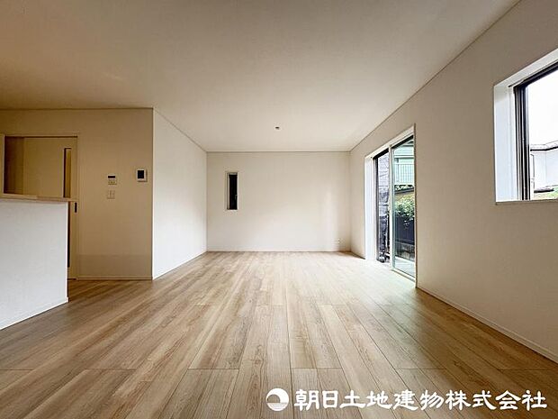 <リビング>ご家族様が集うLDK15.2帖です。