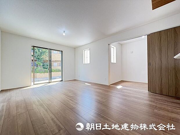 ＜リビング＞ＬＤＫ16帖とつながる洋室3帖を一体で使えます。