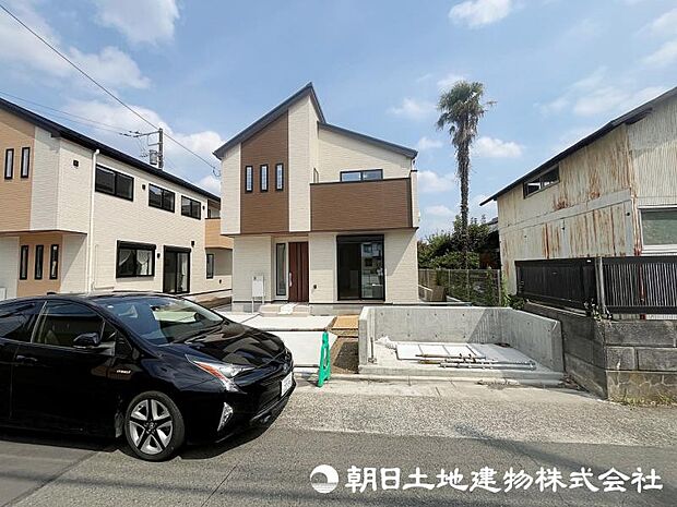 ＜外観＞交通量の少ない道路に面して小さいお子様がいらっしゃるご家族様にも安心いただけます。