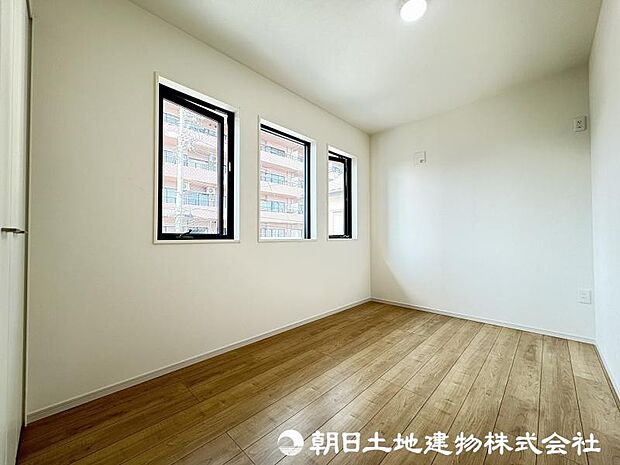 <洋室>2階に4部屋の洋室がありますのでお子様のお部屋も用意できます。