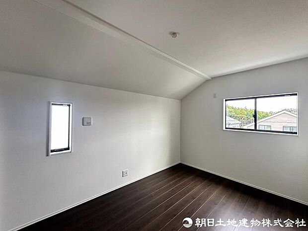 ＜洋室＞室内完成済みですのでゆっくりとご見学いただけます。