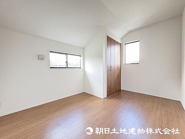 ＜洋室＞2階に3部屋の洋室と納戸スペースがありますので、お子様のお部屋も用意できます。