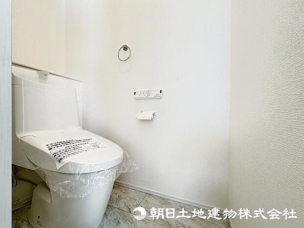 <トイレ>1階2階ウォッシュレット付きトイレです。