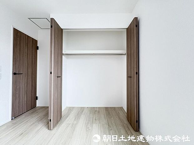 ＜収納＞各洋室にクローゼット収納がありお洋服をすっきりと収納できます。
