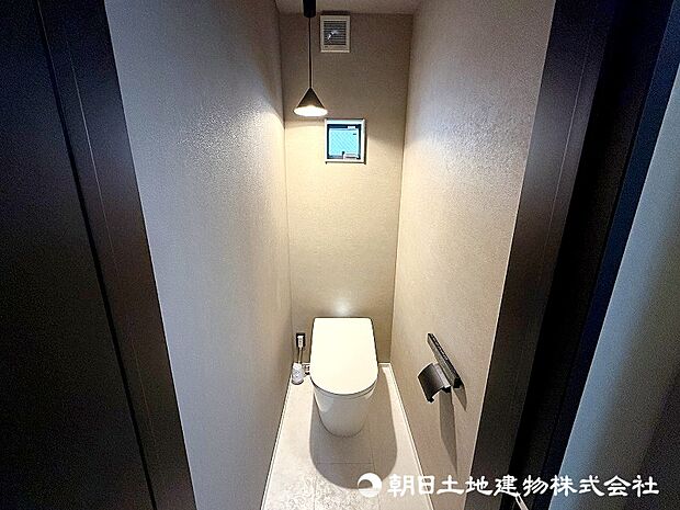＜トイレ＞2階のトイレは、すっきりオシャレなタンクレスです