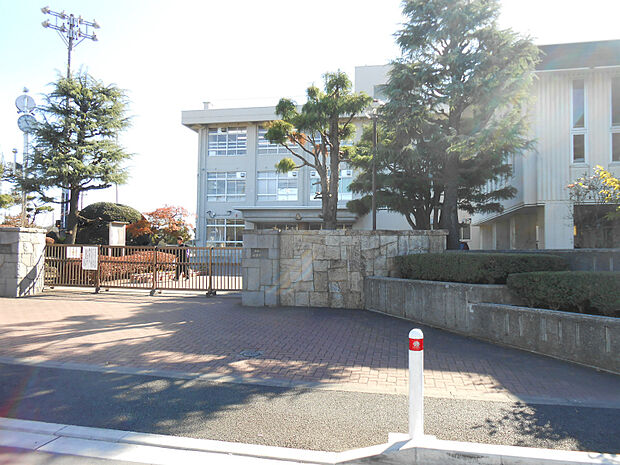 田名中学校まで約1350ｍ