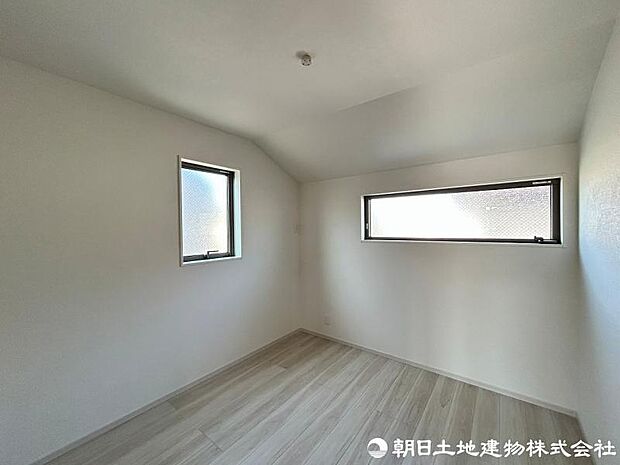 ＜洋室＞2階に4部屋の洋室がありますので、お子様のお部屋も用意できます。