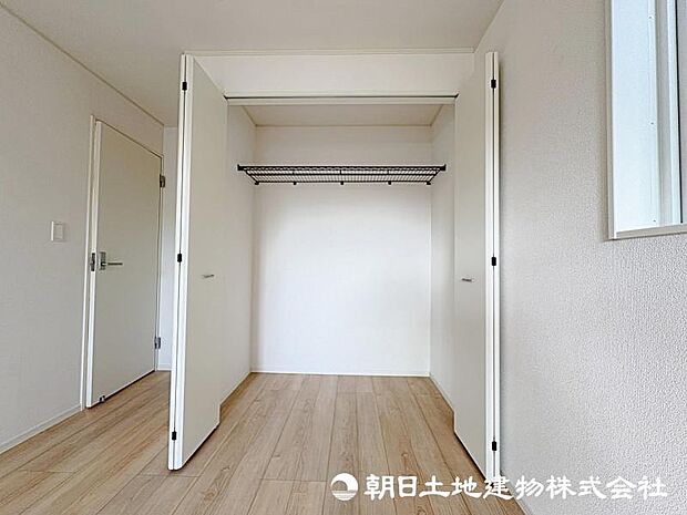 ＜収納＞各洋室にクローゼット収納がありお洋服をすっきりと収納できます。
