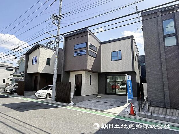 <外観>カースペース並列2台駐車可能です。