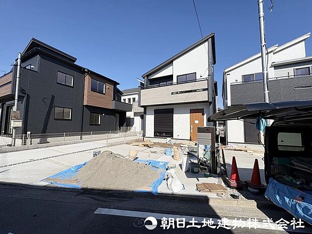 <カースペース>車並列2台と自転車も置けます。