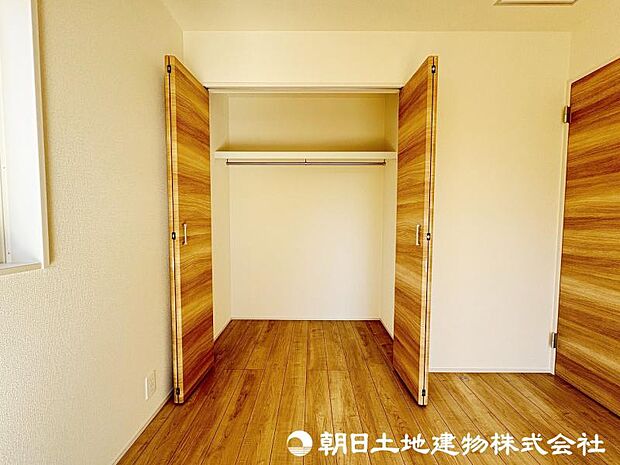 ＜収納＞各洋室にクローゼットがありますので、お洋服をすっきりと収納できます。