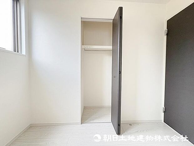 ＜収納＞各洋室にクローゼット収納もあります。