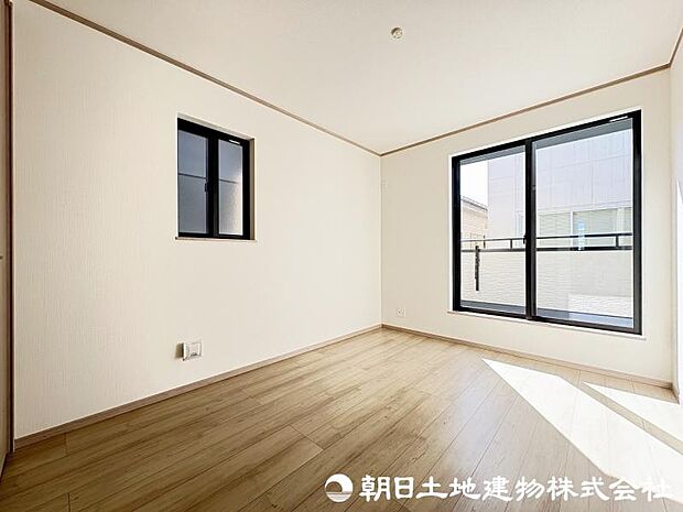 ＜洋室＞バルコニーに面した明るい洋室6帖です。