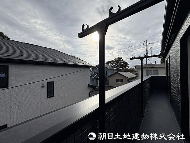 ＜バルコニー＞南向きで陽当たり良好です。