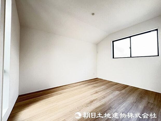 <洋室>2階に3部屋の洋室がありますので、お子様のお部屋も用意できます。