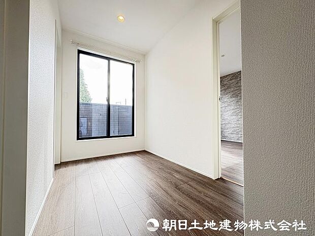 <廊下>廊下からもバルコニーを使えて便利です。