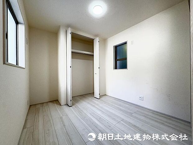 ＜1階洋室＞キッチン横から使える洋室4.5帖です。