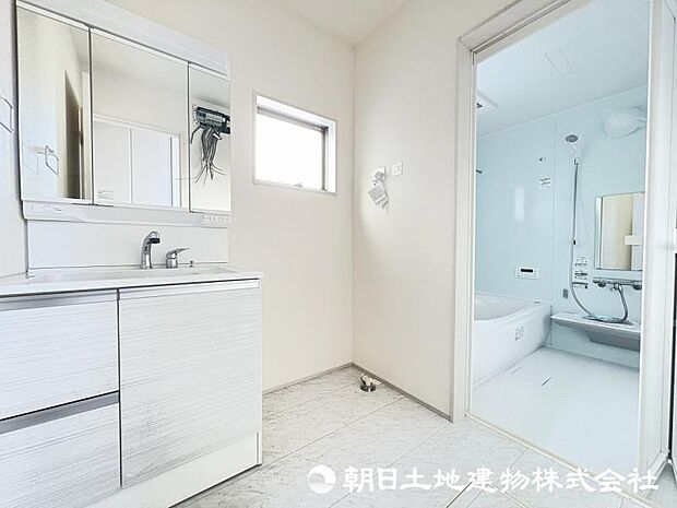 ＜洗面室＞1階に水回りが集中している使いやすい間取りです。