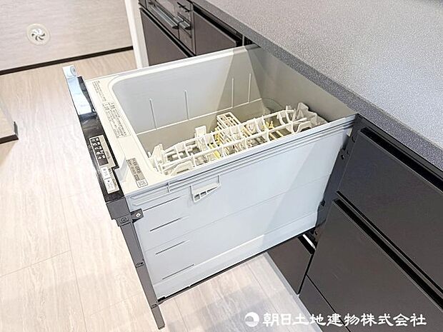 <食洗機>ビルトイン食洗機付。食後の家事を時短できますので、家族団らんの時間が増えますね